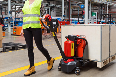 Carretilla elevadora y transpaleta.